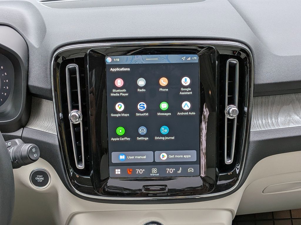 2026 Volvo XC40 Plus - Photo 18