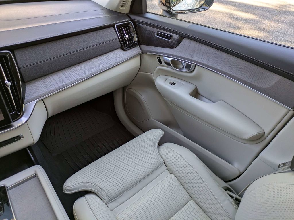 2026 Volvo XC90 Ultra - Photo 17