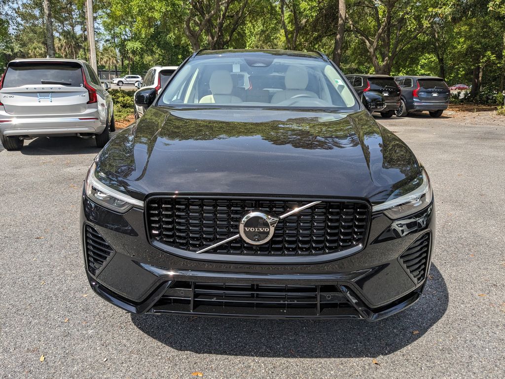 2025 Volvo XC60 Plus - Photo 9