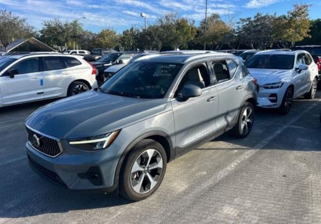 Used 2023 Volvo XC40 B5 Plus Bright Theme SUV