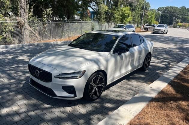 2025 Volvo S60 B5 Plus Dark AWD's photo