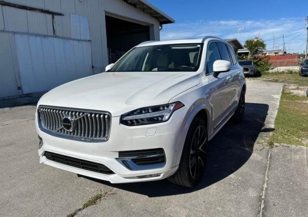 2023 Volvo XC90 Plus's photo