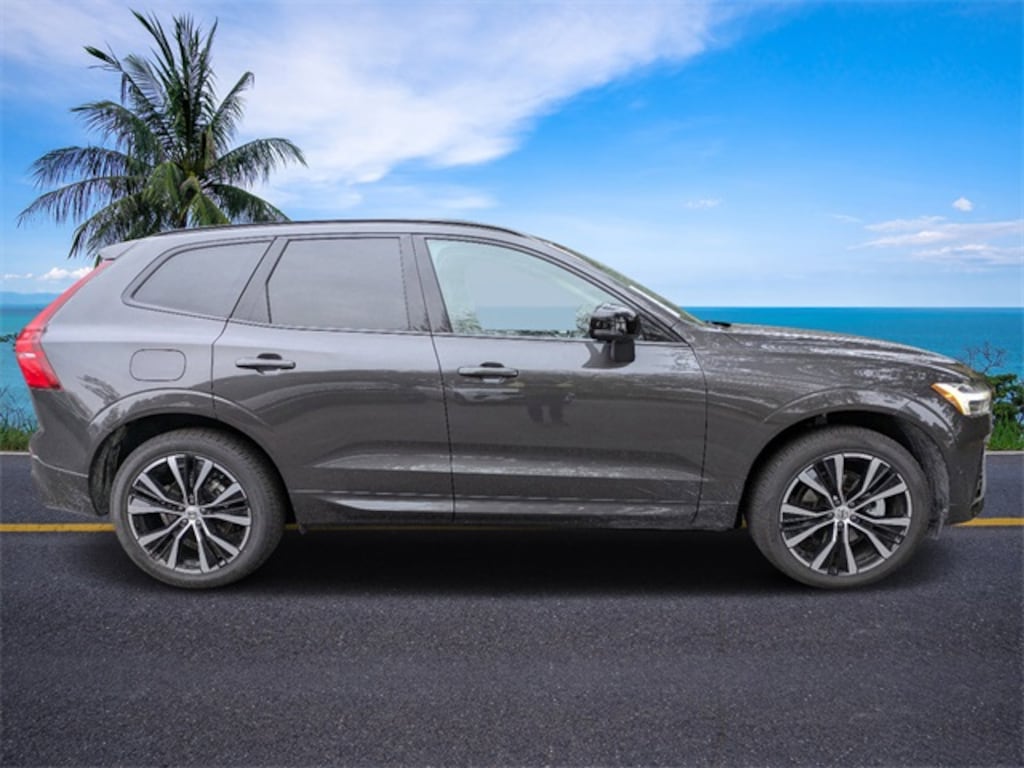 New 2025 Volvo XC60 B5 Plus SUV