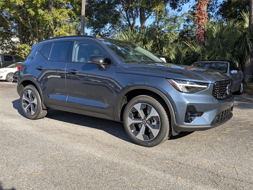 New 2026 Volvo XC40 B4 Plus SUV