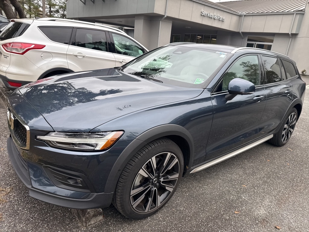 Used 2023 Volvo V60 Cross Country Ultimate Wagon