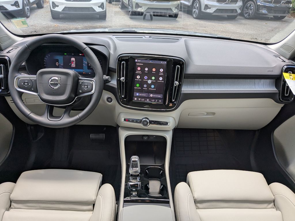 2026 Volvo XC40 Plus - Photo 15
