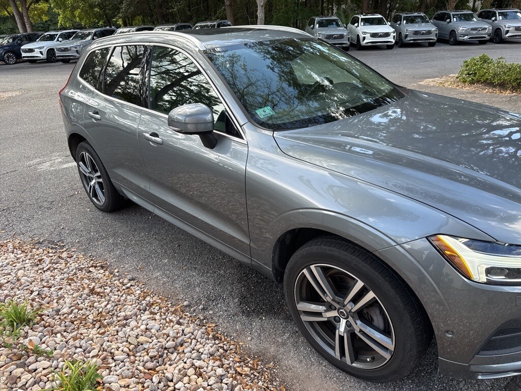 2019 Volvo XC60 Momentum photo 2