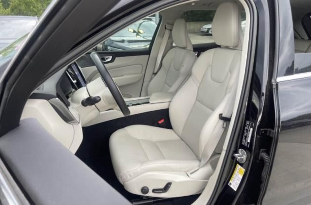 Used 2023 Volvo XC60 B5 Plus Bright Theme SUV