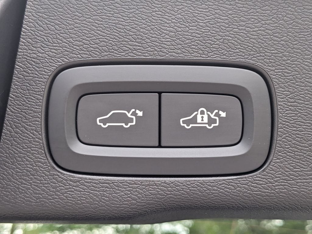 2025 Volvo XC60 Plus - Photo 14