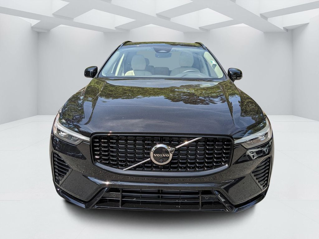2025 Volvo XC60 Plus - Photo 8