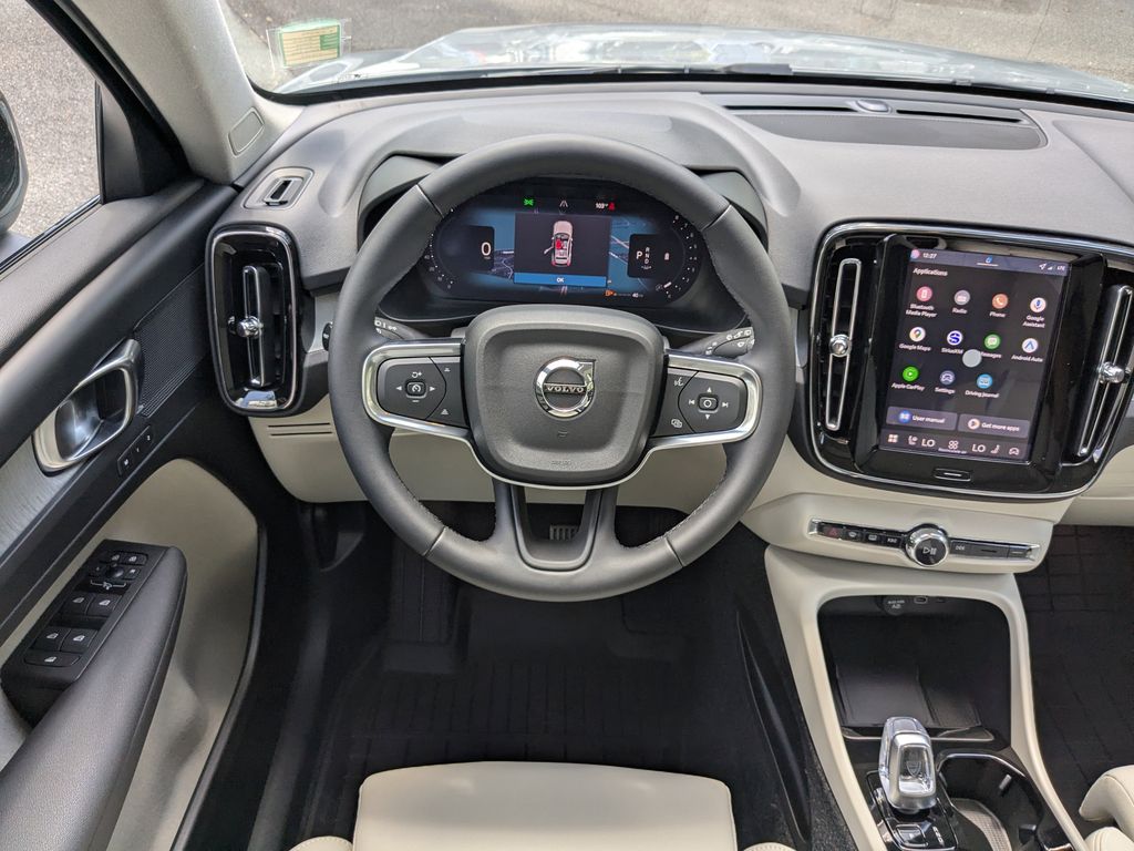 2026 Volvo XC40 Plus - Photo 16