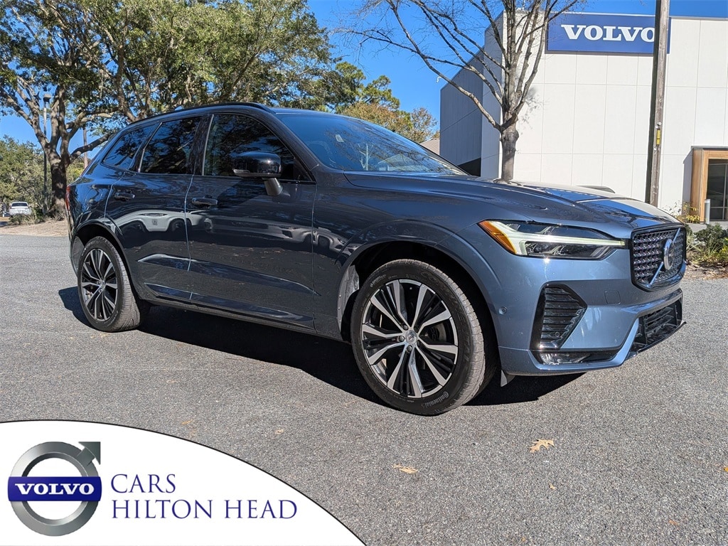 2023 Volvo XC60 Plus's photo