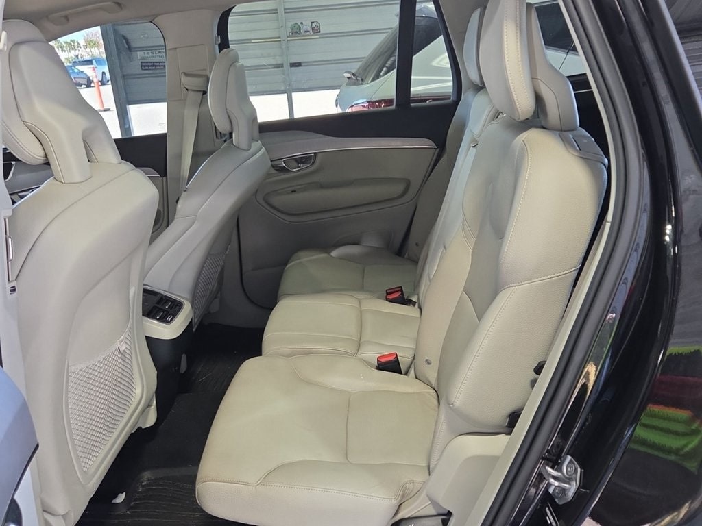 Used 2021 Volvo XC90 T5 Momentum SUV