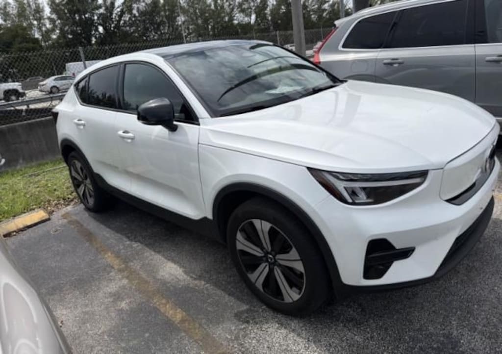 Used 2023 Volvo C40 Recharge Pure Electric Twin Core SUV