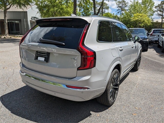2025 Volvo XC90 T8 Plus photo 4