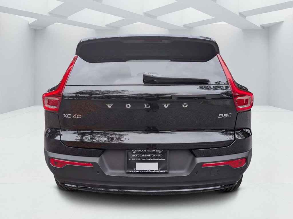 New 2026 Volvo XC40 B5 Plus SUV
