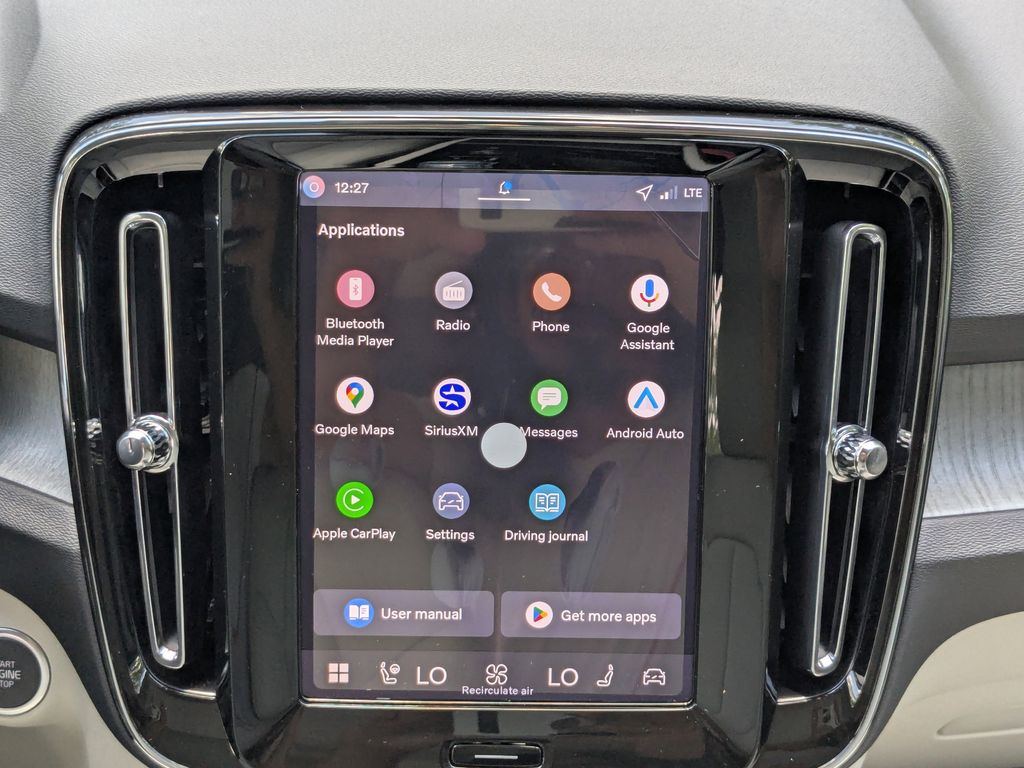 2026 Volvo XC40 Plus - Photo 18