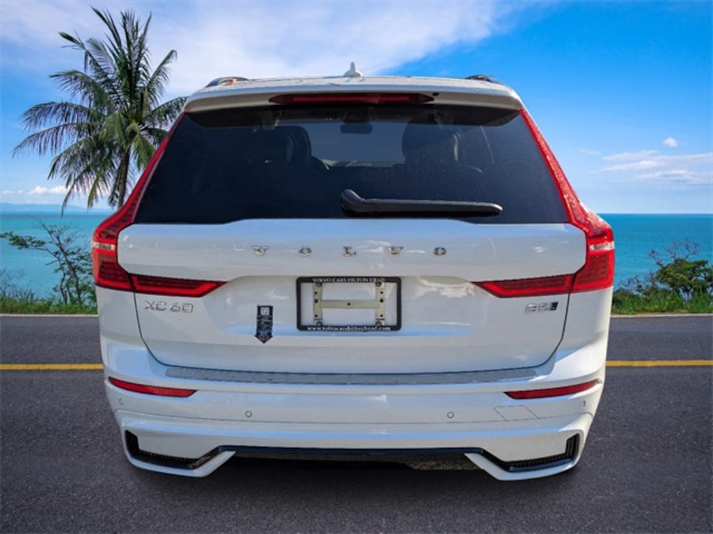 New 2025 Volvo XC60 B5 Plus SUV