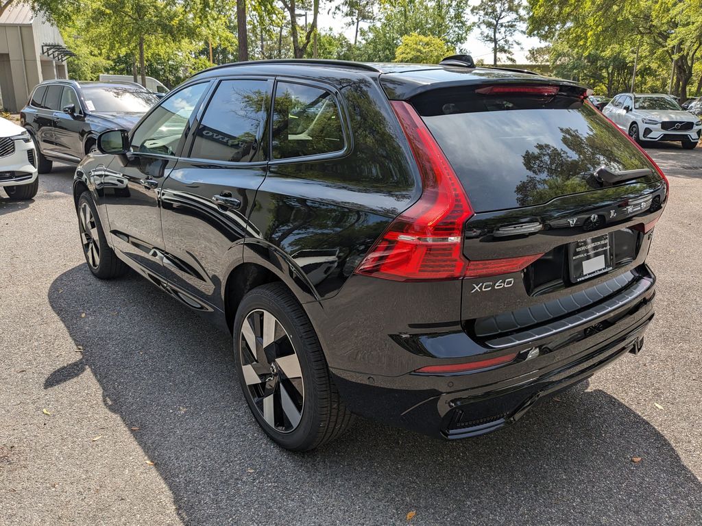 2025 Volvo XC60 Plus - Photo 6