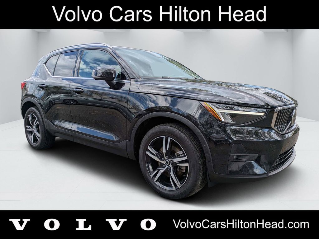 2023 Volvo XC40 B5 Plus Bright AWD's photo
