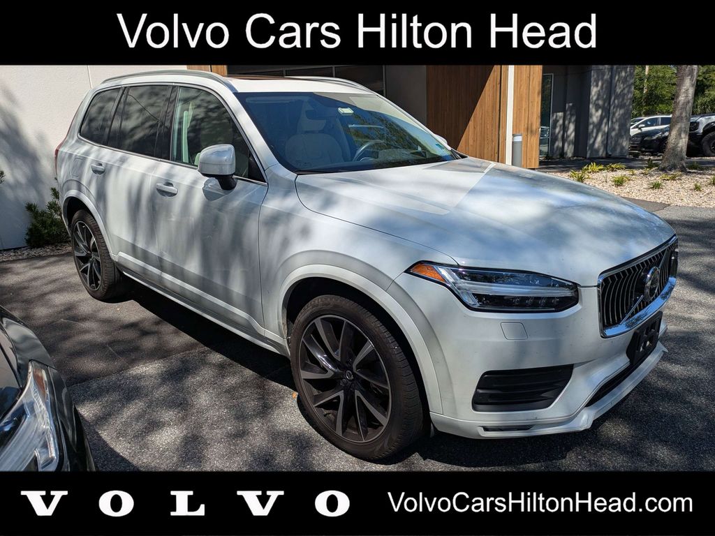 2022 Volvo XC90 T6 Momentum 6 Passenger AWD's photo