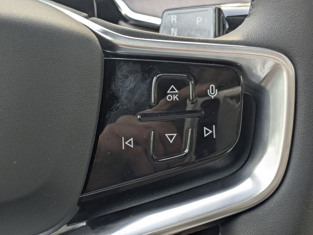 2025 Volvo EX90 Ultra - Photo 26