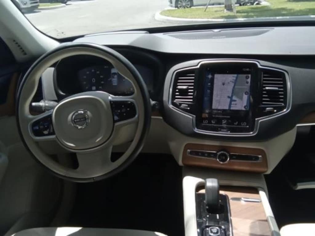 Certified 2022 Volvo XC90 Recharge Plug-In Hybrid T8 Inscription Expression Extended Range 6P SUV