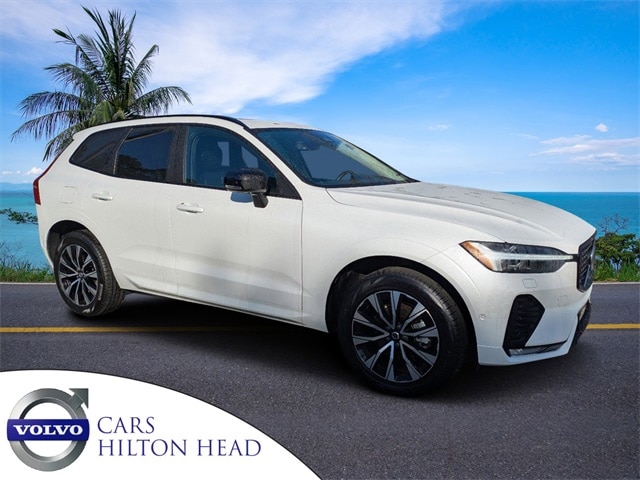 2025 Volvo XC60 Plus's photo