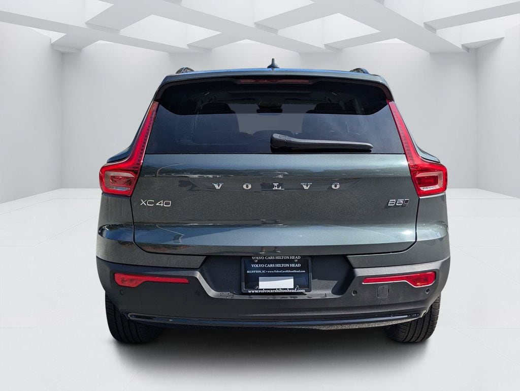 New 2026 Volvo XC40 B5 Plus SUV
