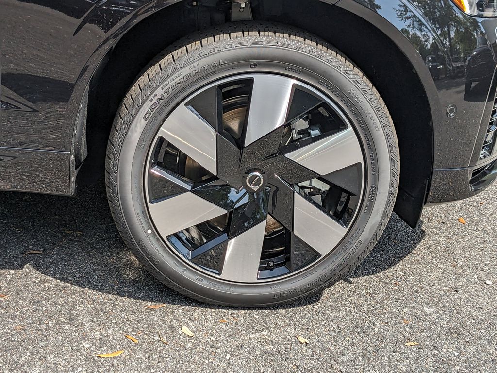 2025 Volvo XC60 Plus - Photo 12