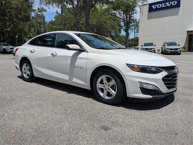 2024 Chevrolet Malibu LS photo 2