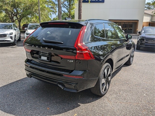 2025 Volvo XC60 Hybrid T8 Plus photo 2