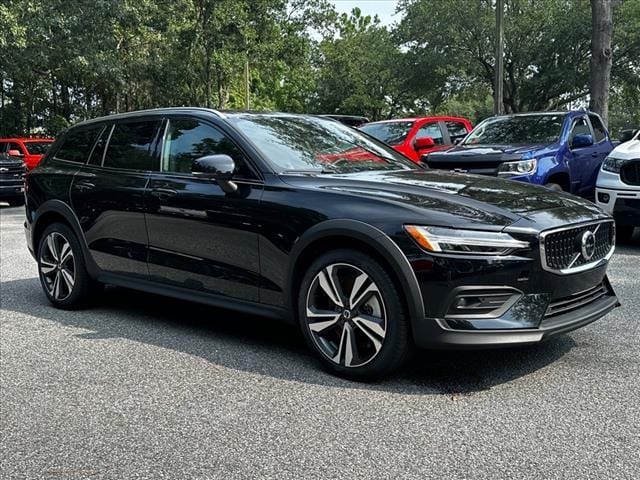 Certified 2023 Volvo V60 Cross Country Plus with VIN YV4L12WZ5P2109769 for sale in Bluffton, SC