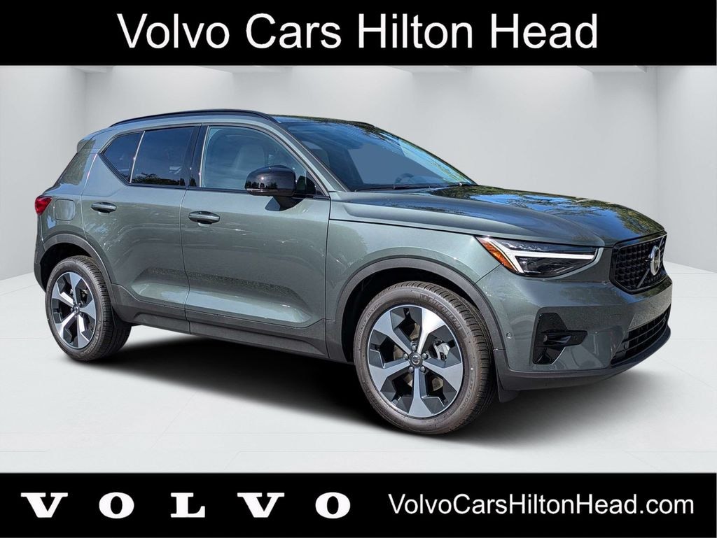 New 2026 Volvo XC40 B5 Plus SUV
