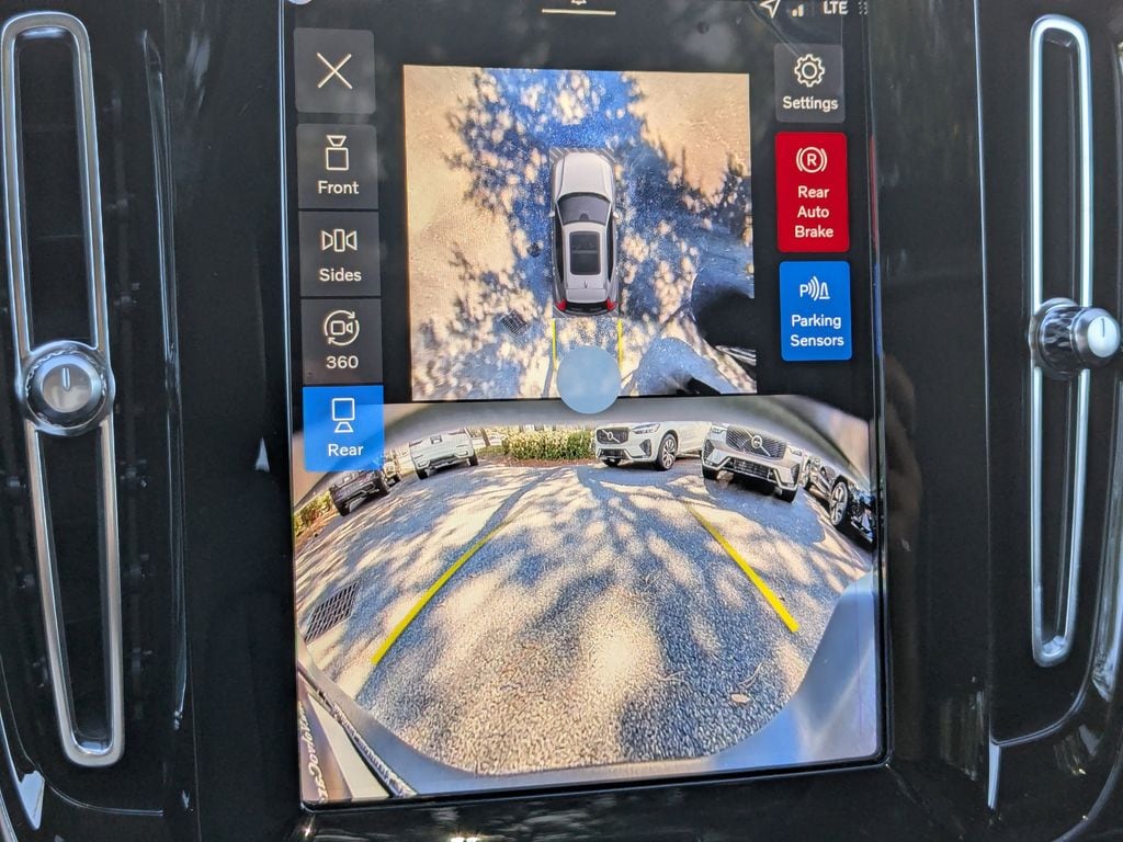 2026 Volvo XC40 Plus - Photo 22