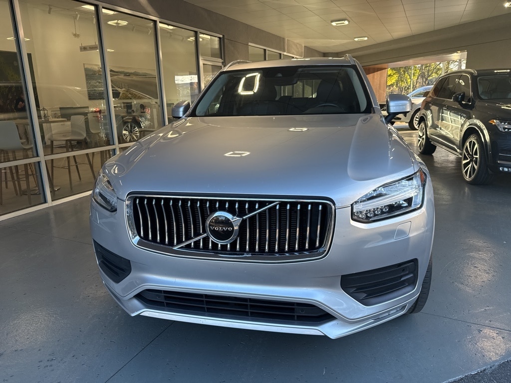 2021 Volvo XC90 Momentum's photo