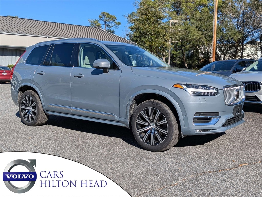 2023 Volvo XC90 Plus's photo