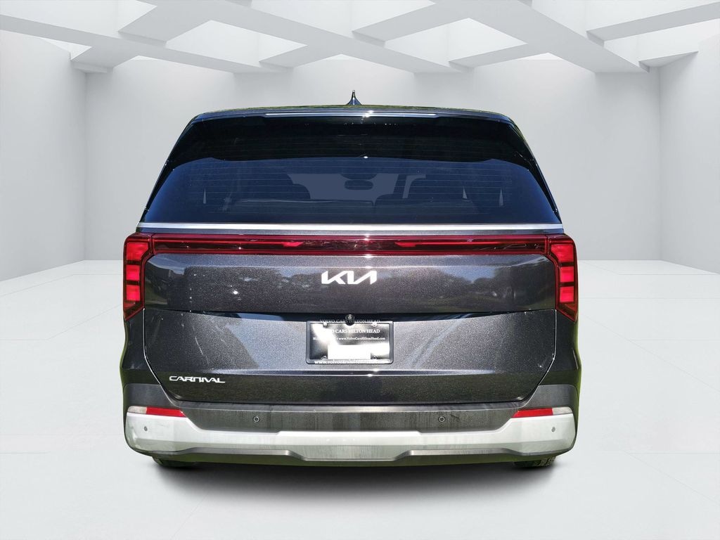 Used 2025 Kia Carnival LXS Minivan/Van