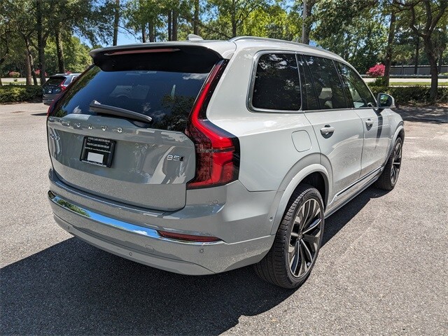 2026 Volvo XC90 B5 Plus photo 4