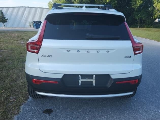 2024 Volvo XC40 Core photo 4