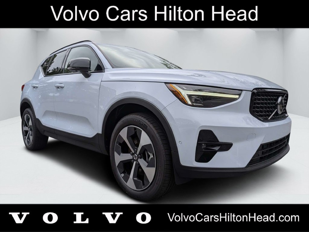 New 2026 Volvo XC40 B5 Plus SUV