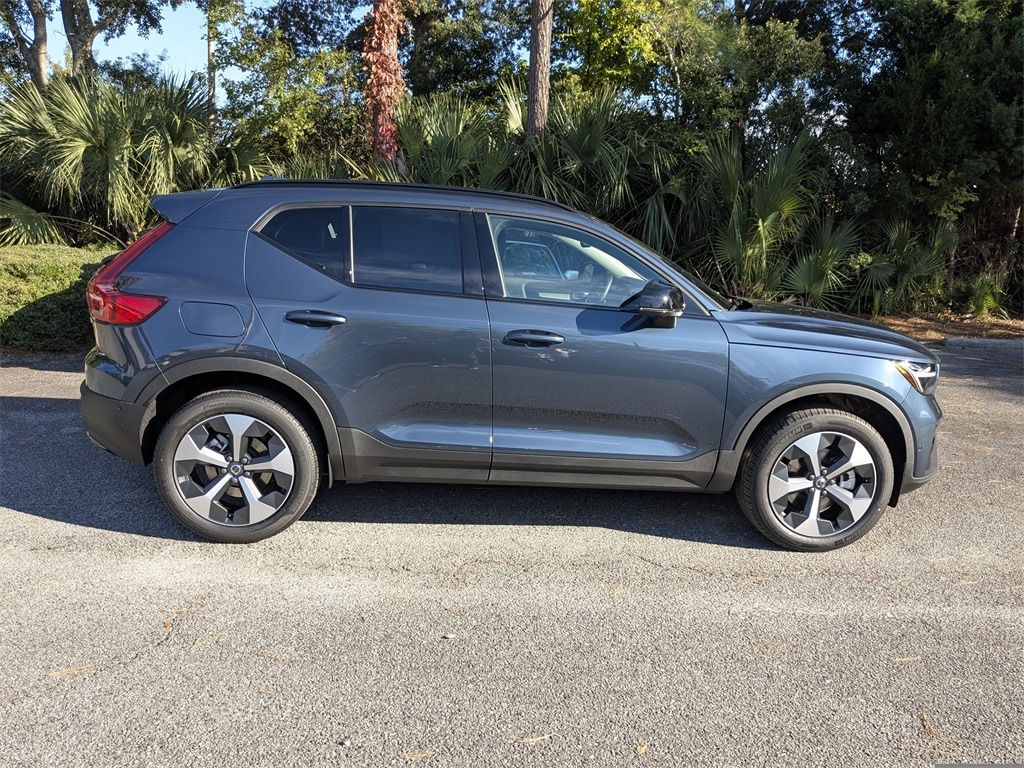 New 2026 Volvo XC40 B4 Plus SUV