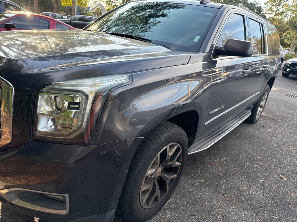 2017 Gmc Yukon XL SLT photo 3