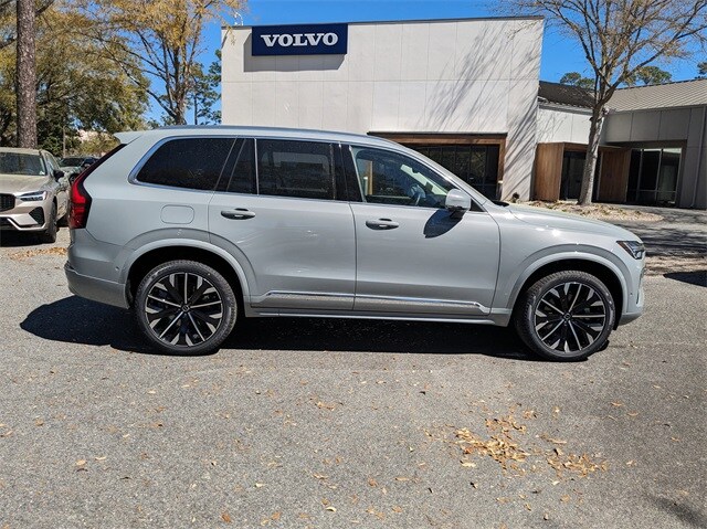 2025 Volvo XC90 Plus photo 3