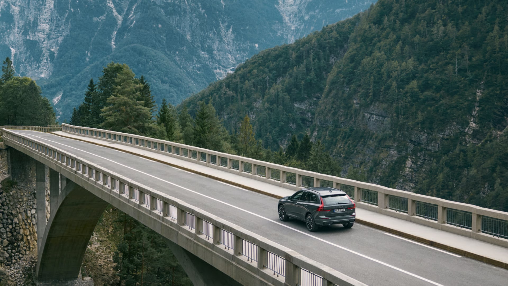 2026 Volvo XC60 performance comparison