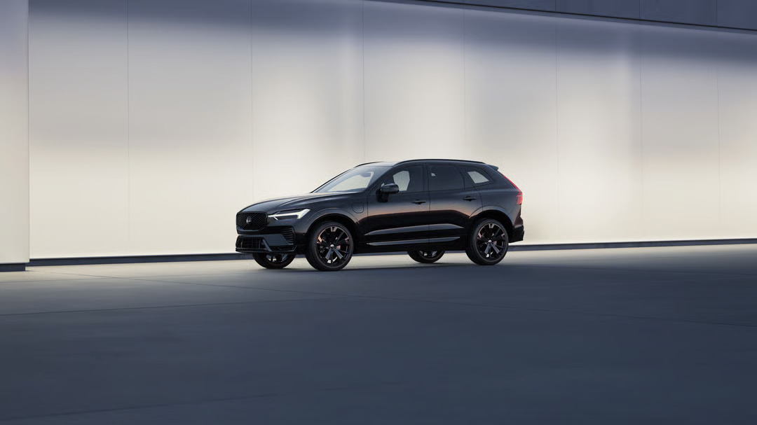 2027 Volvo XC60 Plug-In Hybrid Black Edition