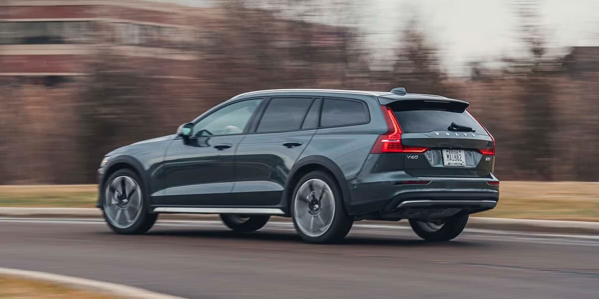 Volvo V60 Cross Country Powertrain and Capabilities