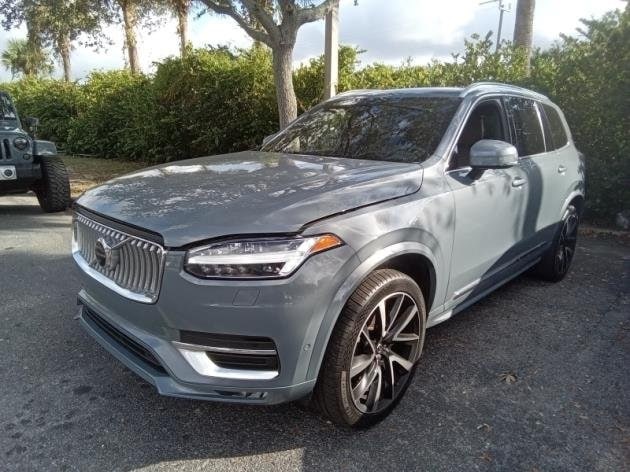 2023 Volvo XC90 Plus's photo