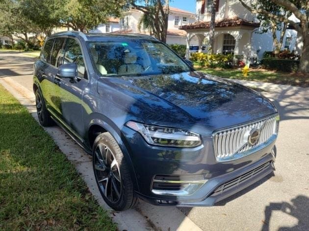 2023 Volvo XC90 Plus's photo