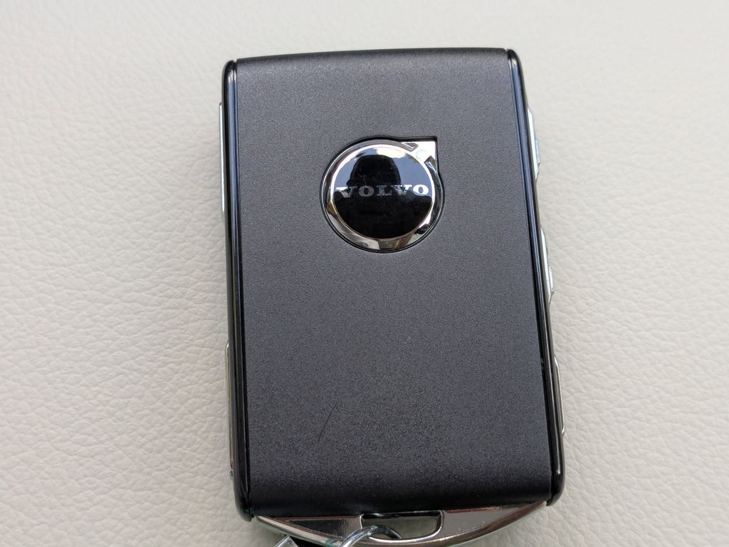 2026 Volvo XC40 Plus - Photo 31